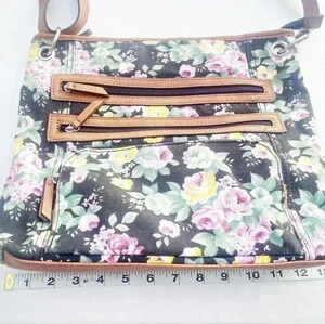 Bueno Women's Blooming Floral Medium Handbag